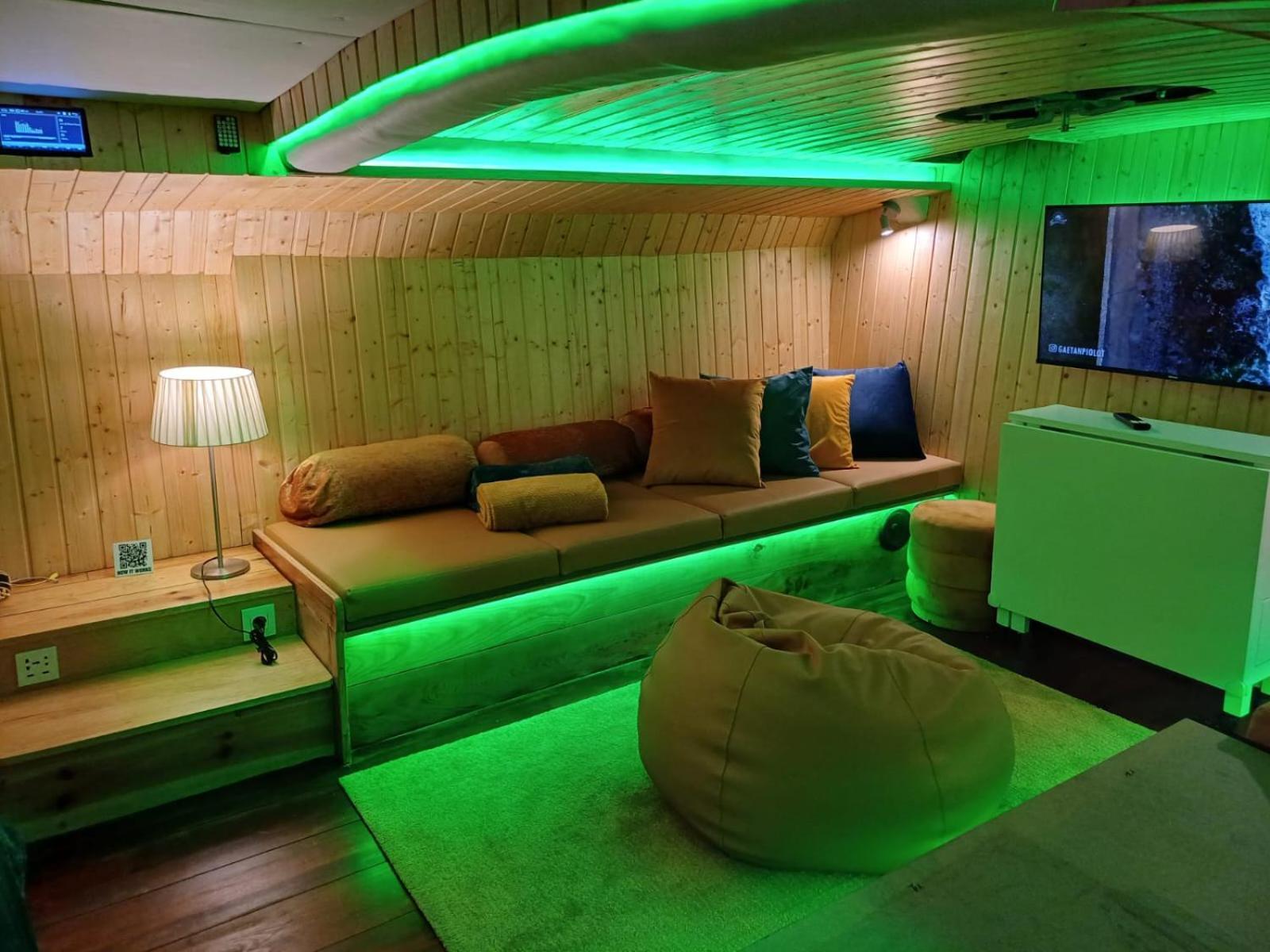 Отель Sleepboat Luxlife Yatch Порту Экстерьер фото